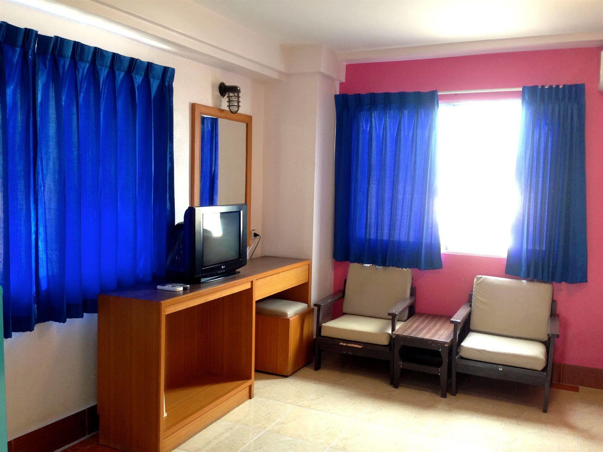 Cherry Hotel Паттайя Экстерьер фото