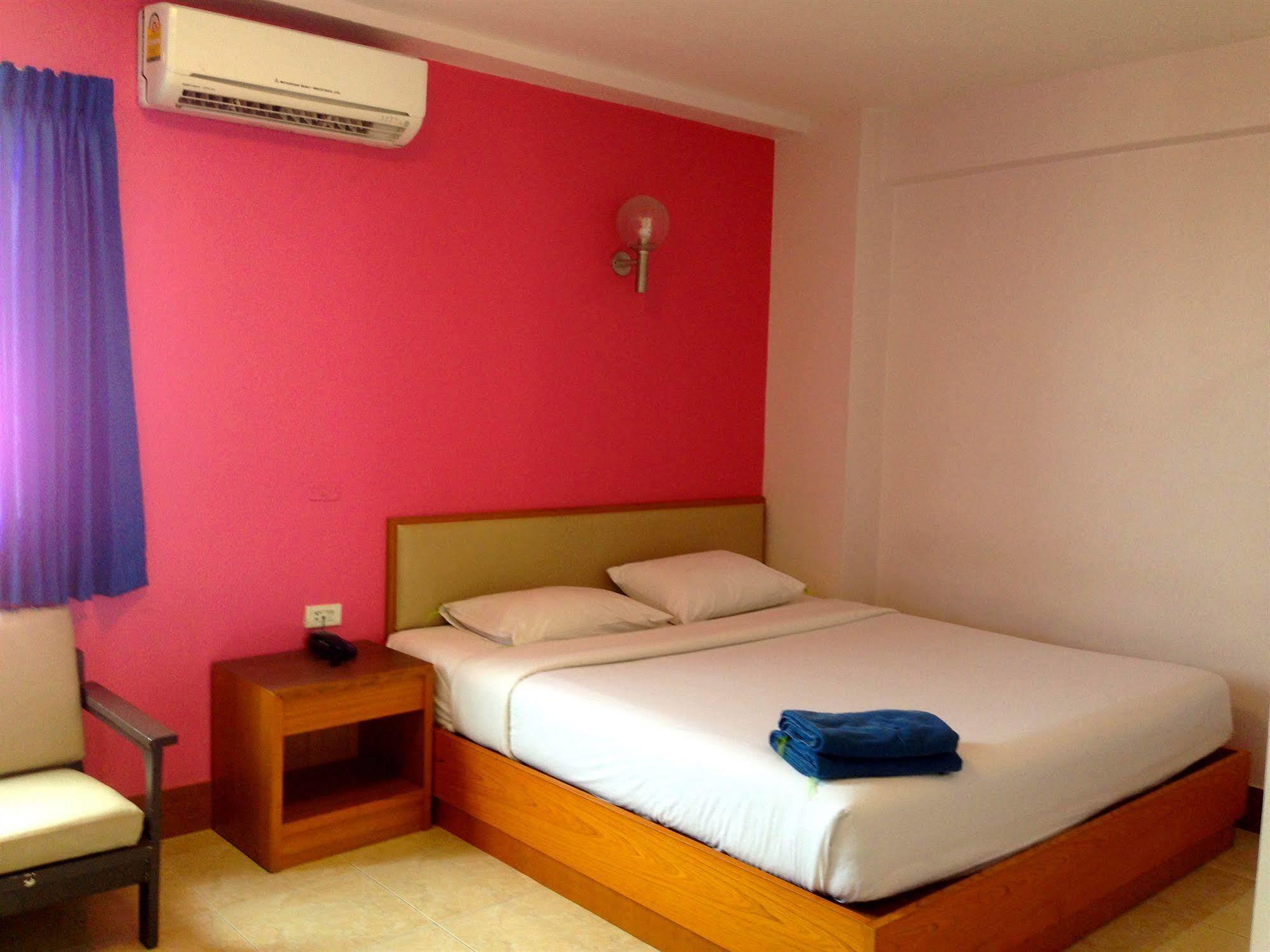 Cherry Hotel Паттайя Экстерьер фото